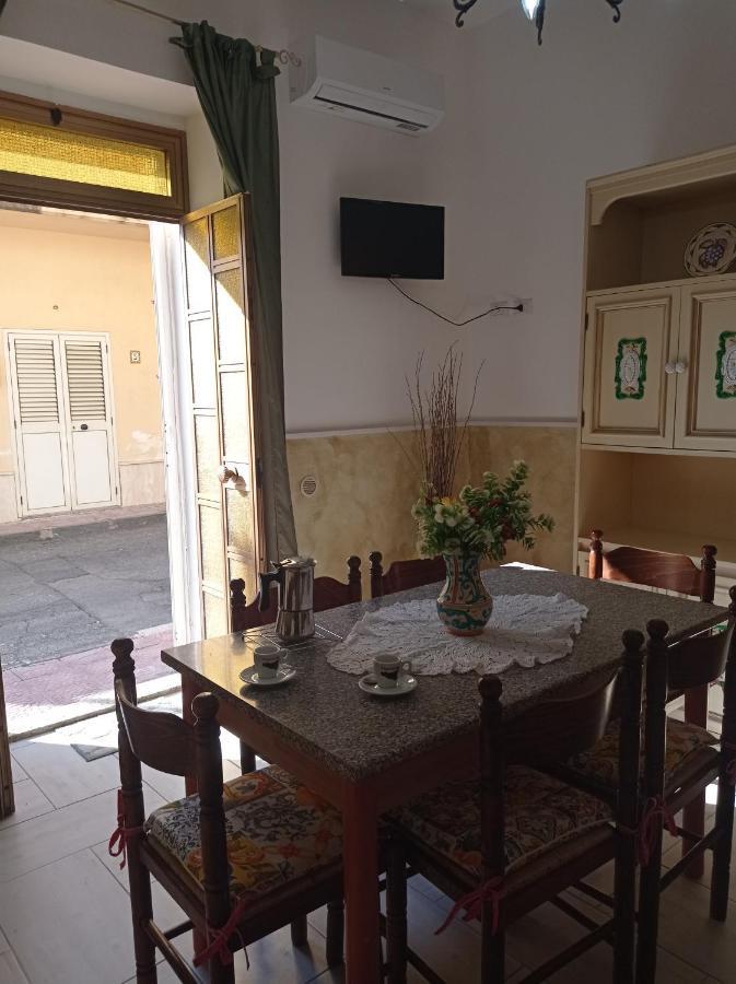 Mary Home - Casa Vacanza Taormina Buitenkant foto